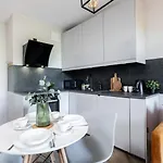 Superapart Wiktoryn 6 *